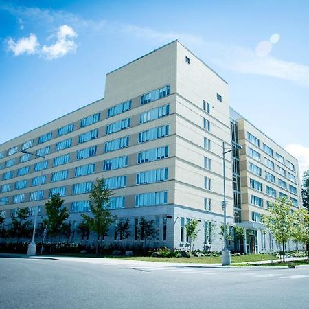 אוריליה Lakehead University Residence And Conference Centre מראה חיצוני תמונה
